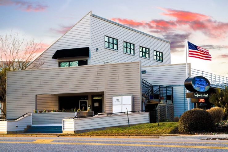 Zoes Steak and Seafood Exterior